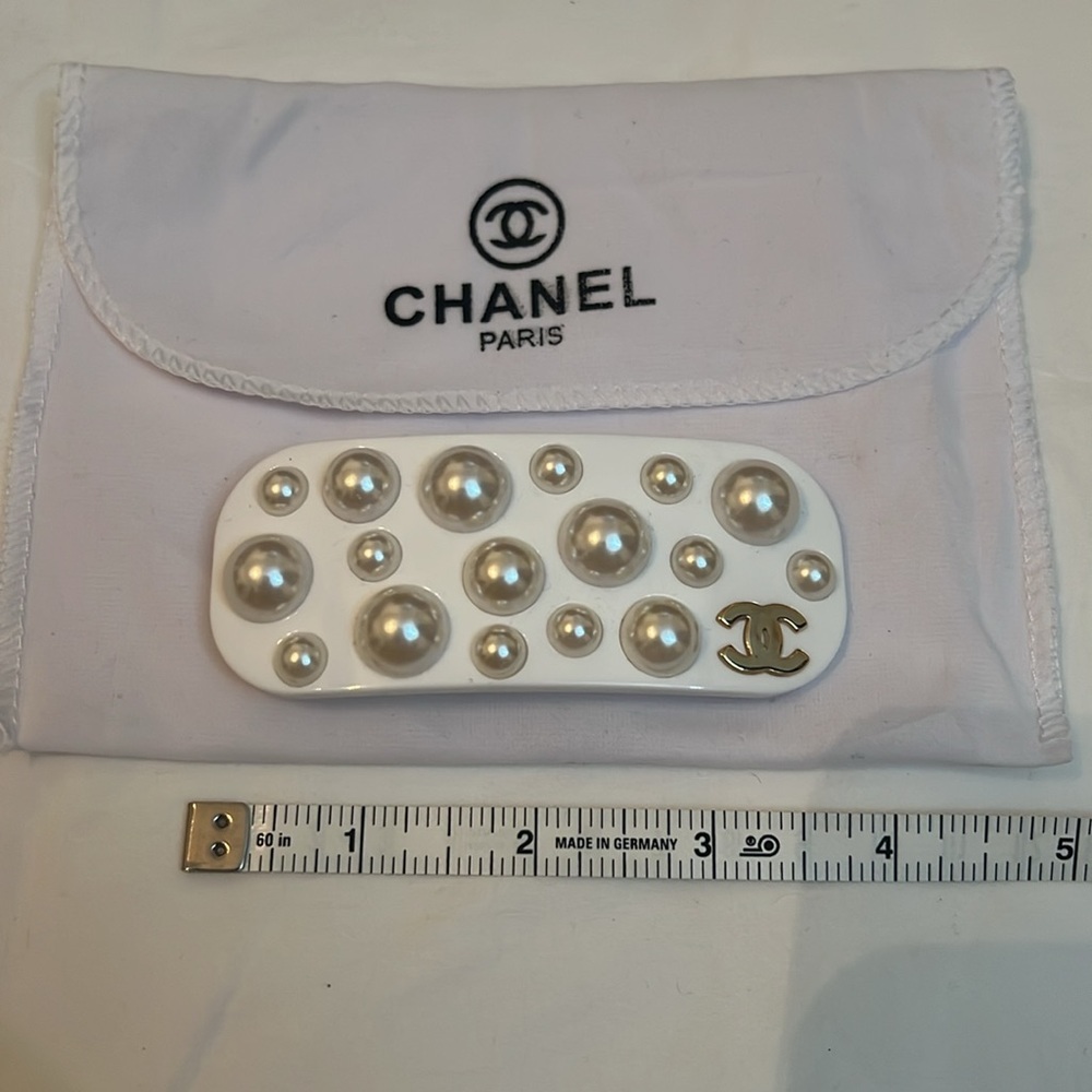 Pearl-Embellished hair clip - Picture 3 of 3